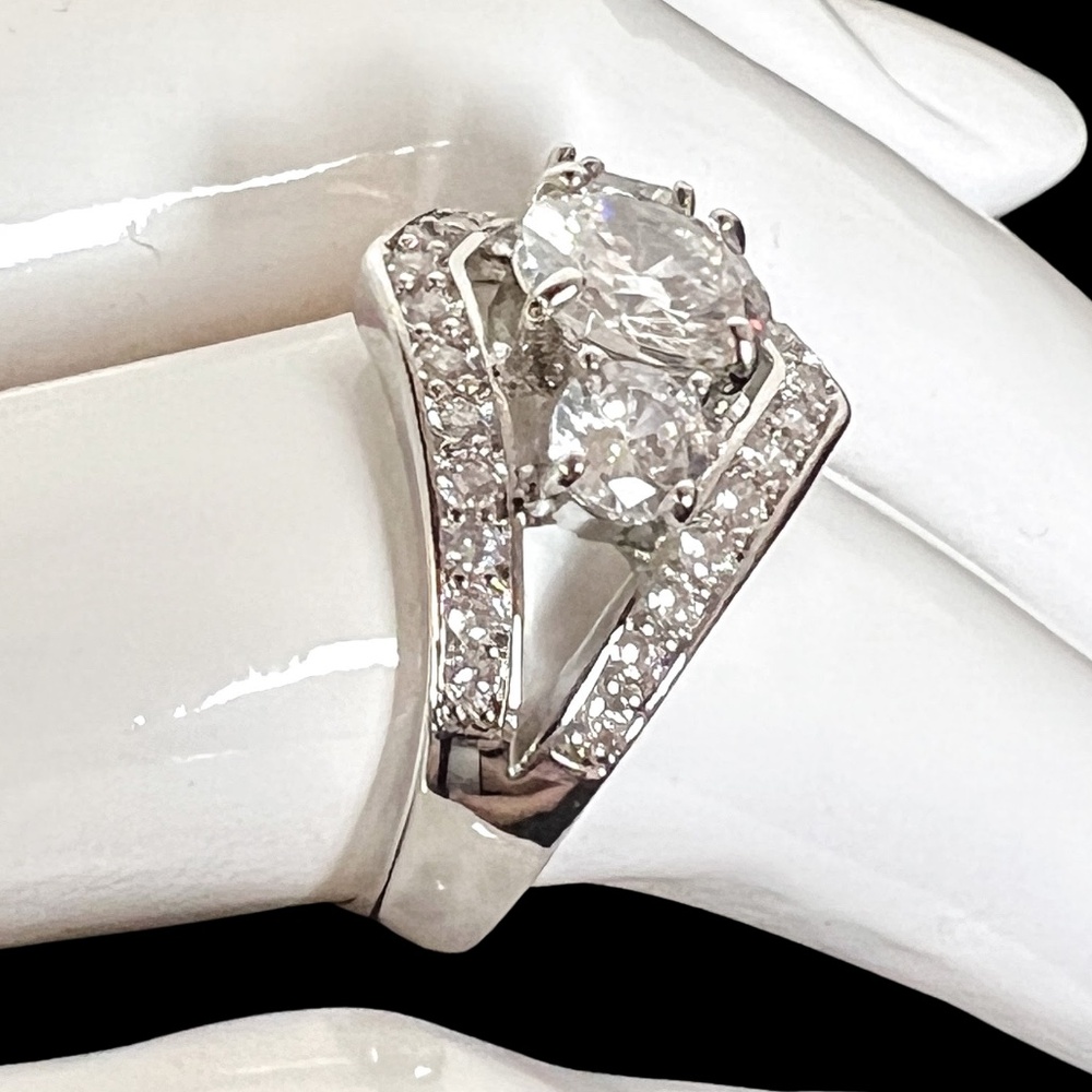 CZ and 925 Silver Tiara Style Band Ring Sz 7 NEW - Picture 9 of 9